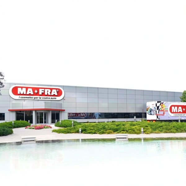 MAFRA, Charme Nutrient, Crema Nutriente e Detergente per Interni Auto in Pelle, Ideale per Pulizia, Riduce Grinze e Decoloramento, Effetto Anti-Invecchiamento, Confezione da 150 ml-7